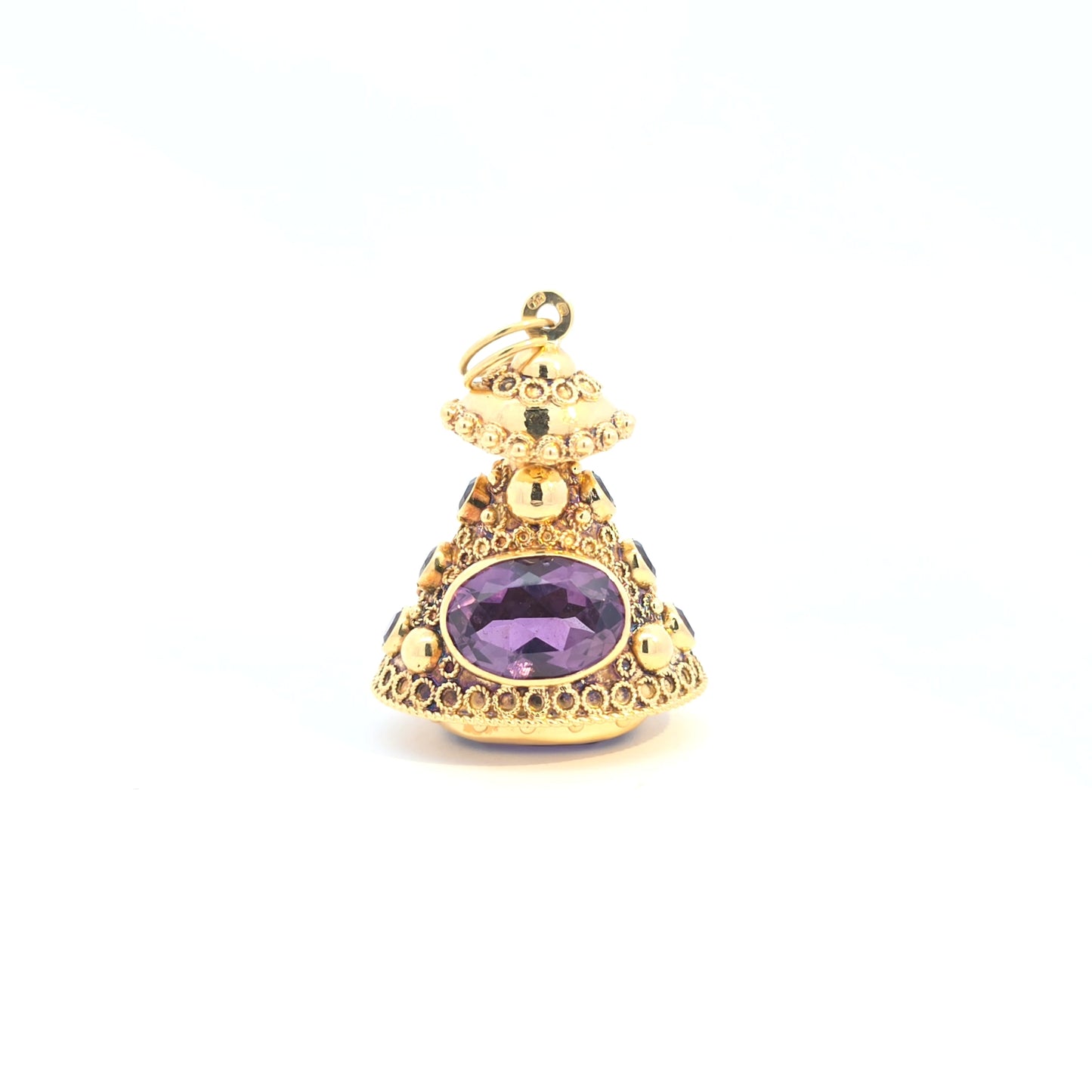 18k Yellow Gold Pendant Featuring Purple Amethyst