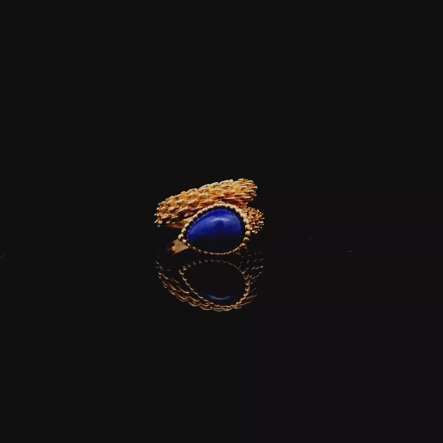 Pear-Shaped Lapis Lazuli Boucheron Cocktail Ring in 18K Yellow Gold