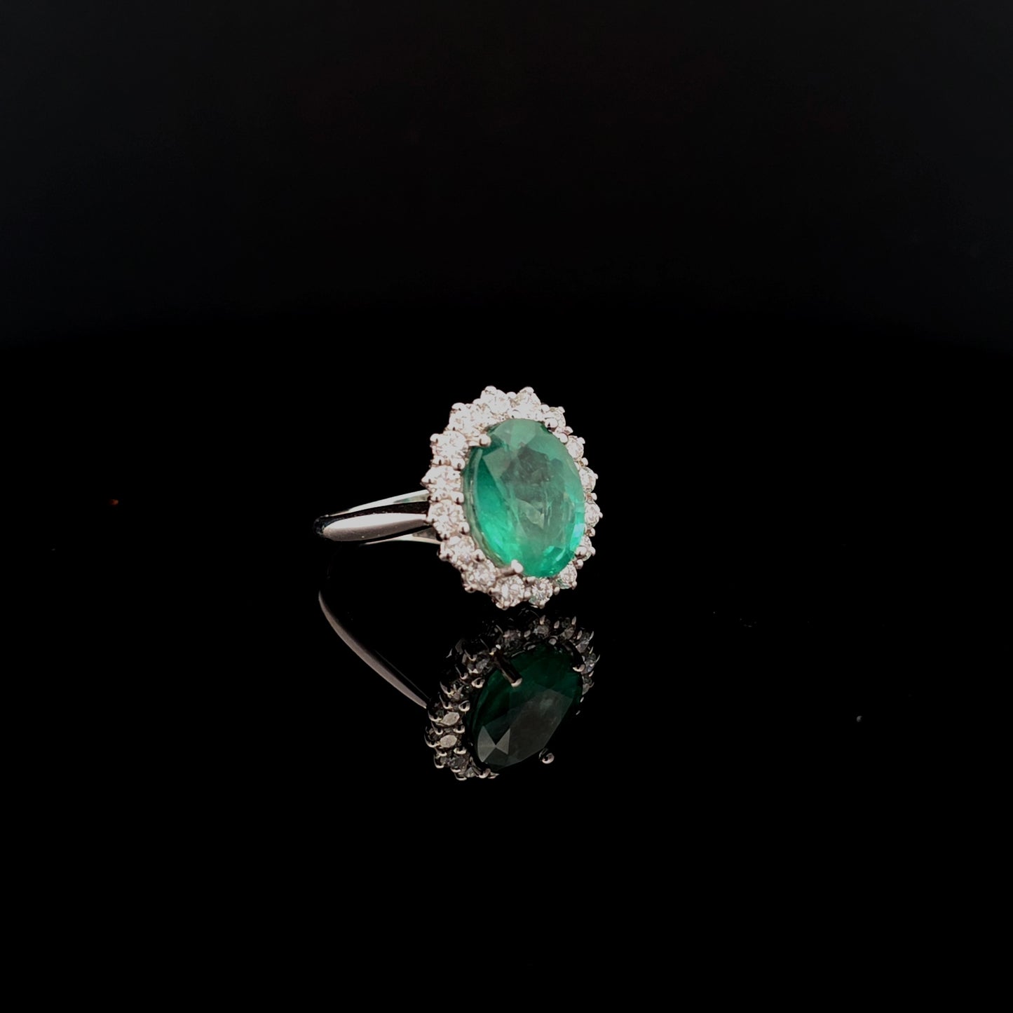side view emerald diamond ring amsterdam bruens 67 